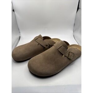 Khombu Men's Damian Clogs. Durable Suede Taupe Color Size 10. New